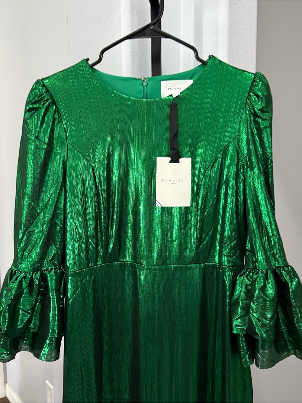 Pomander Place Size Large Tuckernuck Women's Emerald Crinkle Lurex Lillith Dress - Picture 3 of 7